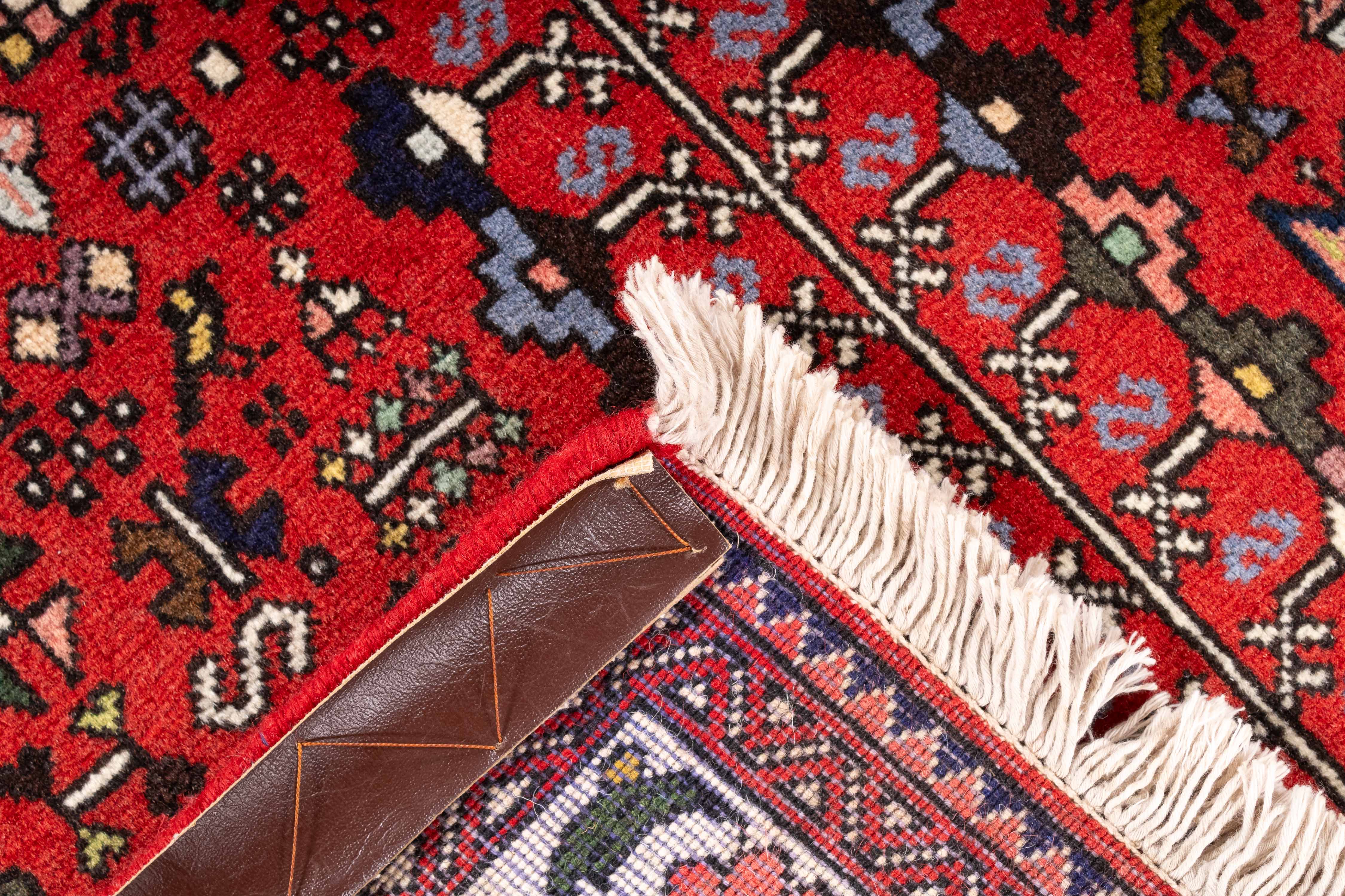 Traditional Persian Abadeh Rug <br> 3'5 x 4'11