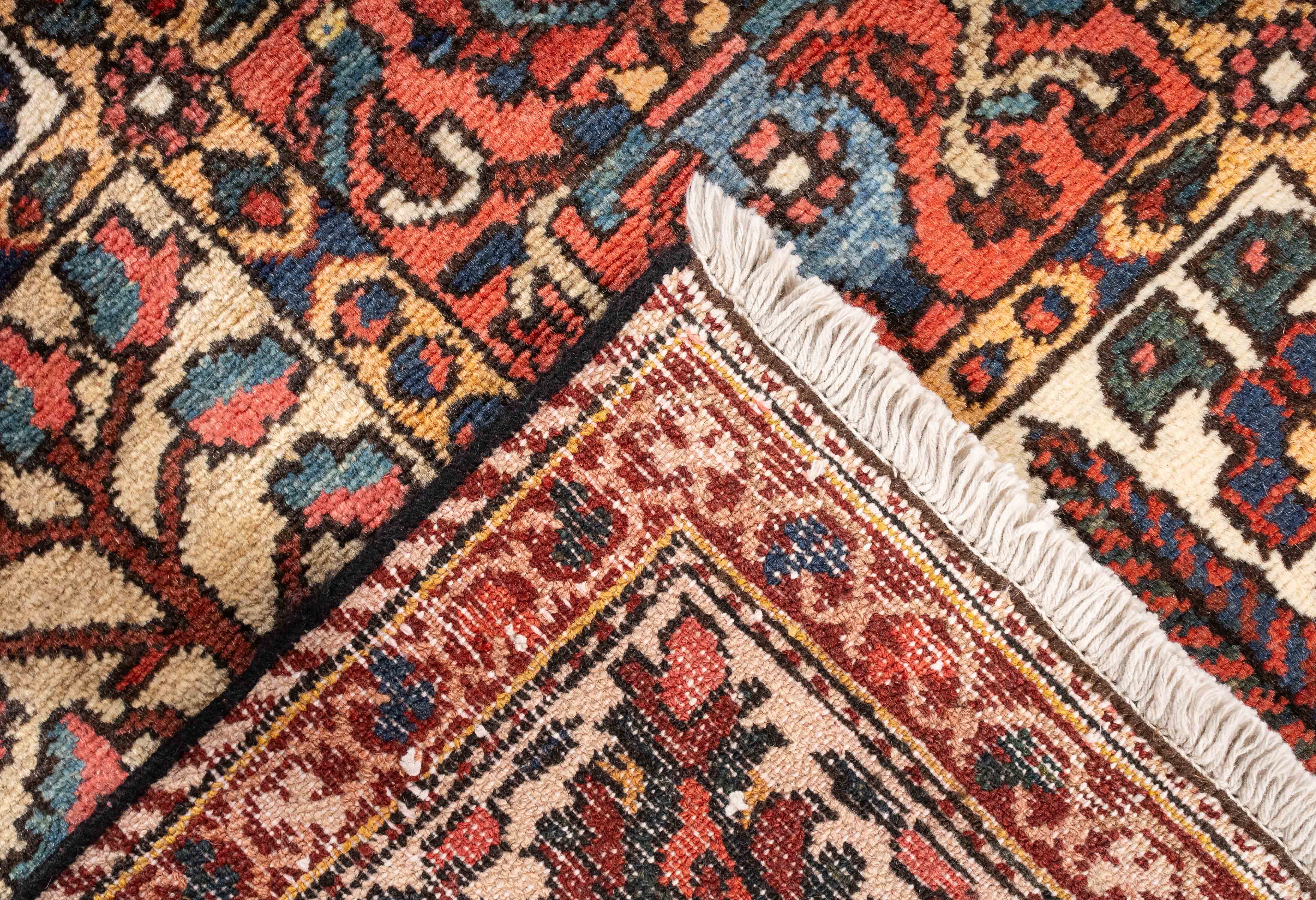 Vintage Persian Bakhtiari Rug <br> 5'1 x 6'10