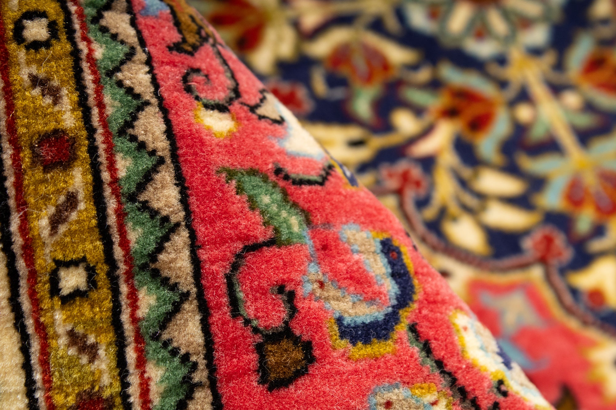 Persian Floral Medallion Rug <br> 2'8 x 3'10