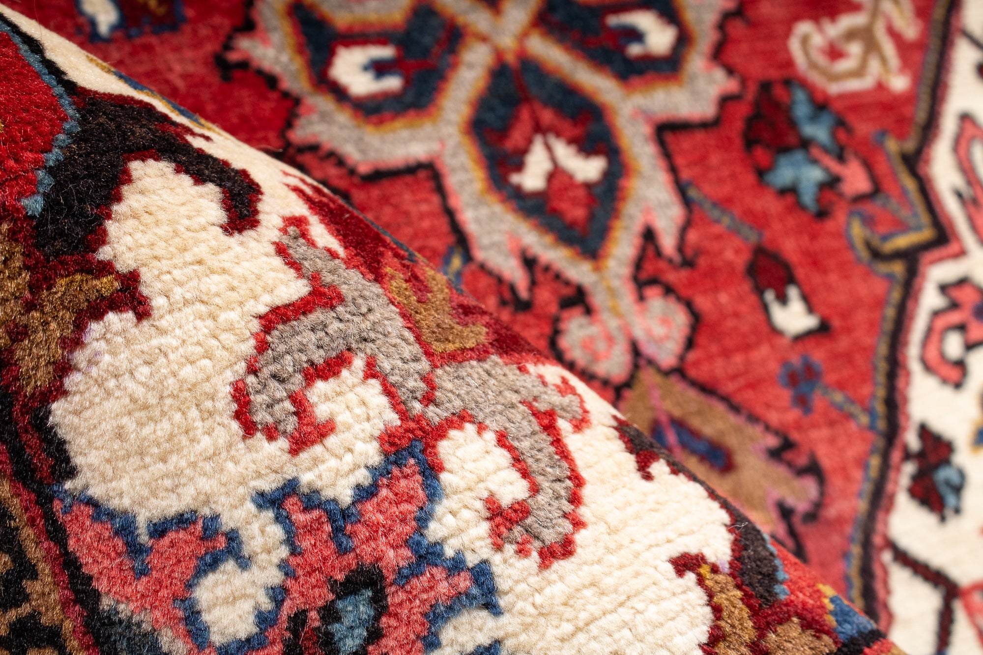 Traditional Persia Heriz Rug <br> 3'2' x 4'7'