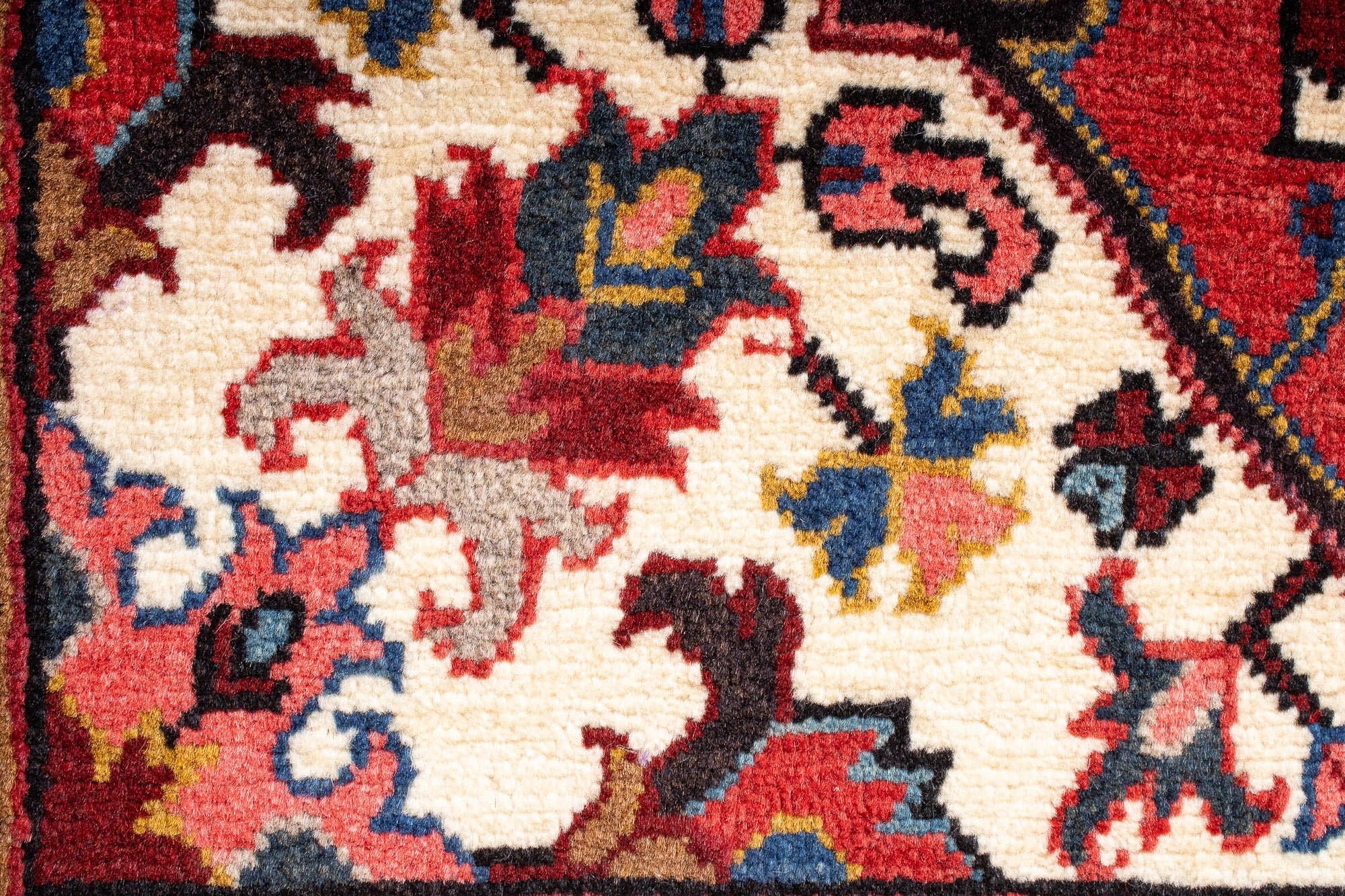 Traditional Persia Heriz Rug <br> 3'2' x 4'7'