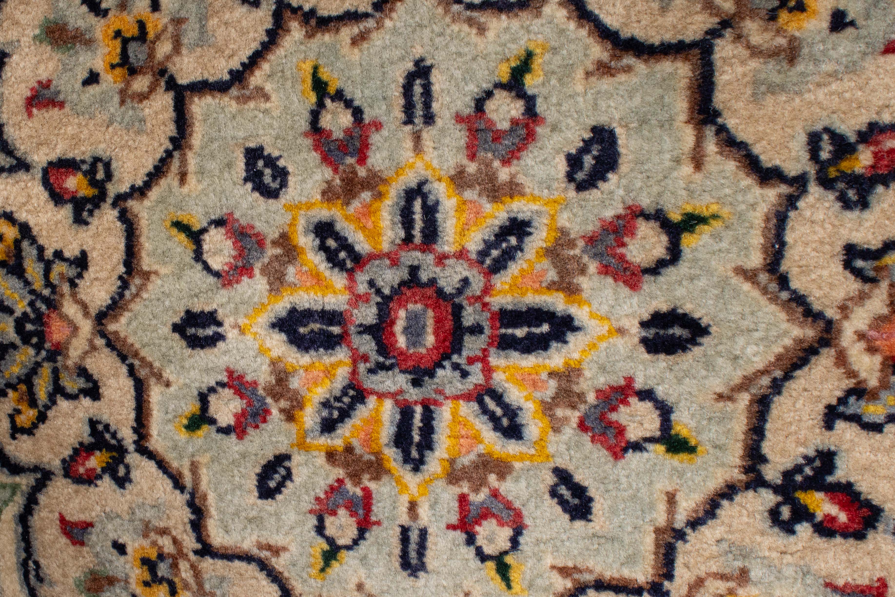 Fine Persian Kashan Rug <br> 4'7 x 7'1