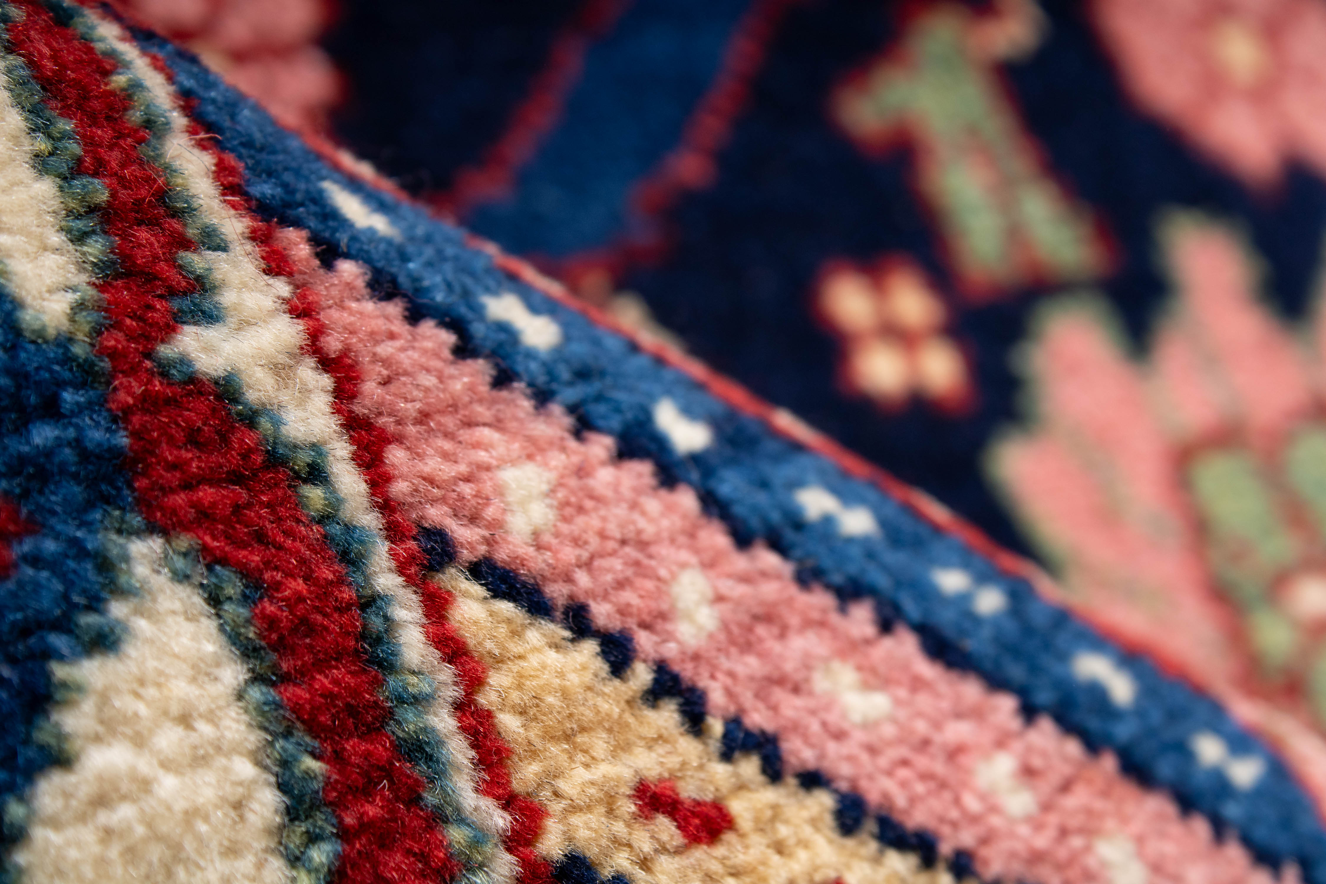 Vintage Persian Bakhtiari Rug <br> 5'2 x 6'10