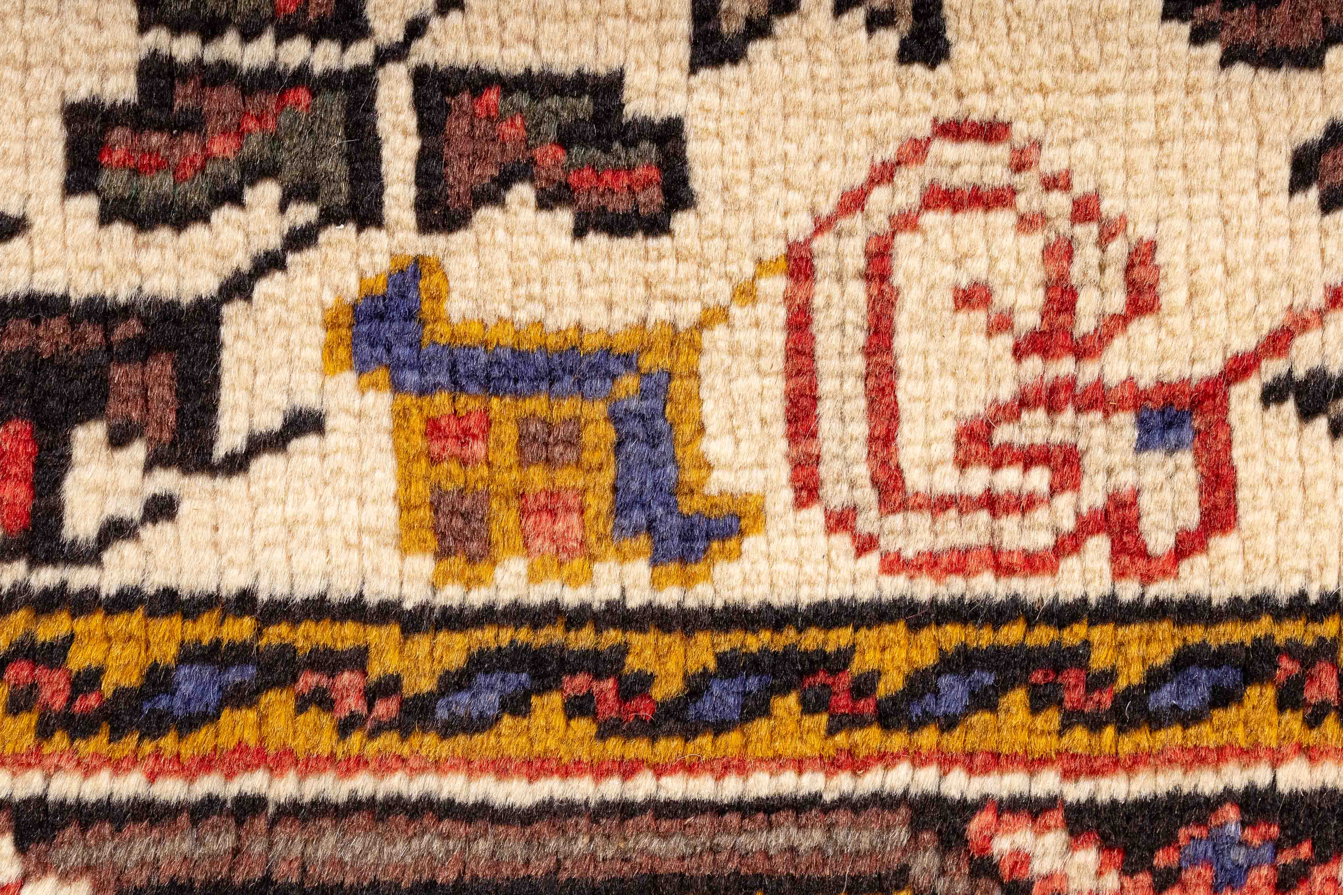 Persian Heriz Rug <br> 5'2 x 6'6