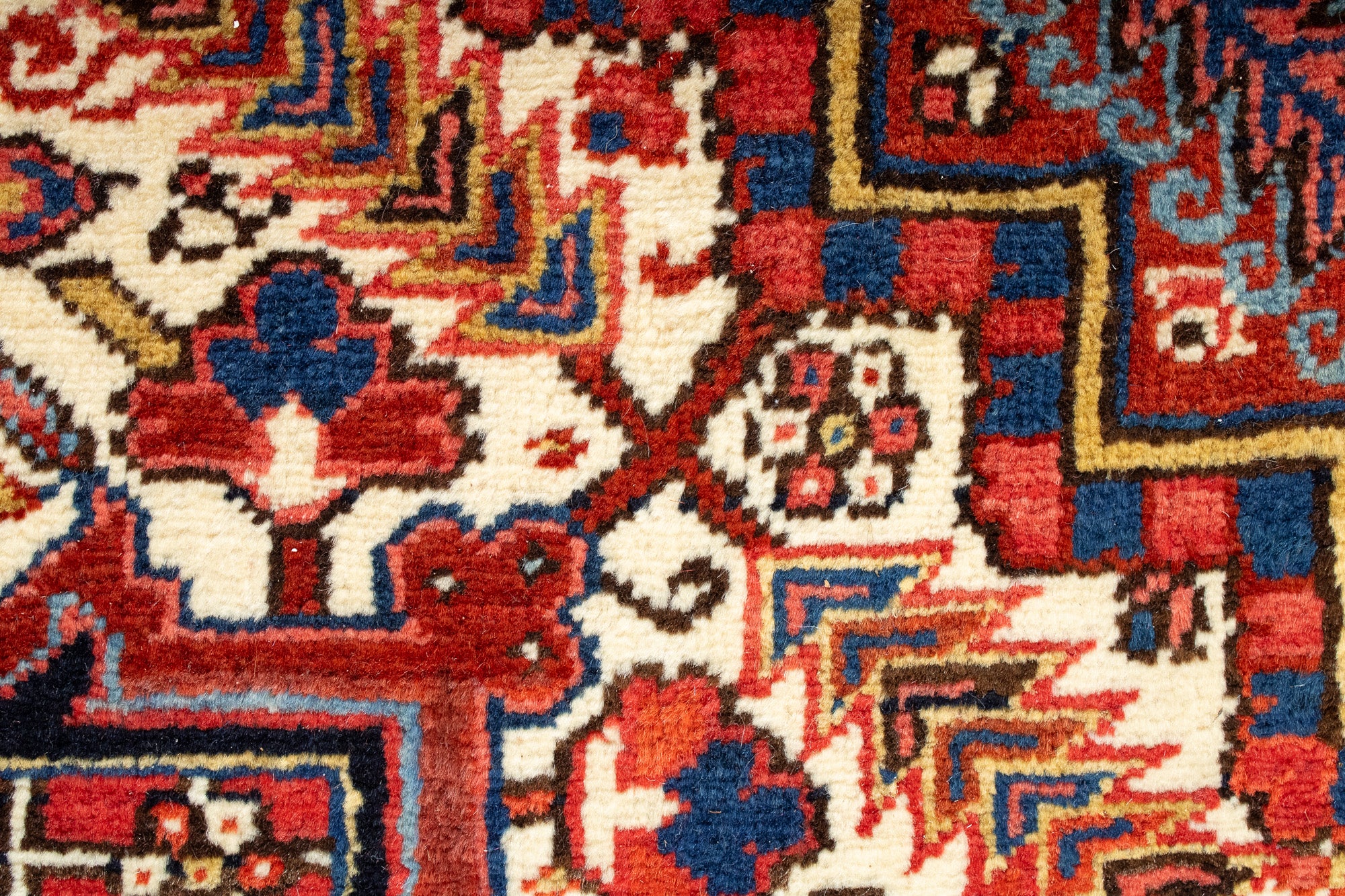 Persian Heriz Rug <br> 7'9 x 11'4