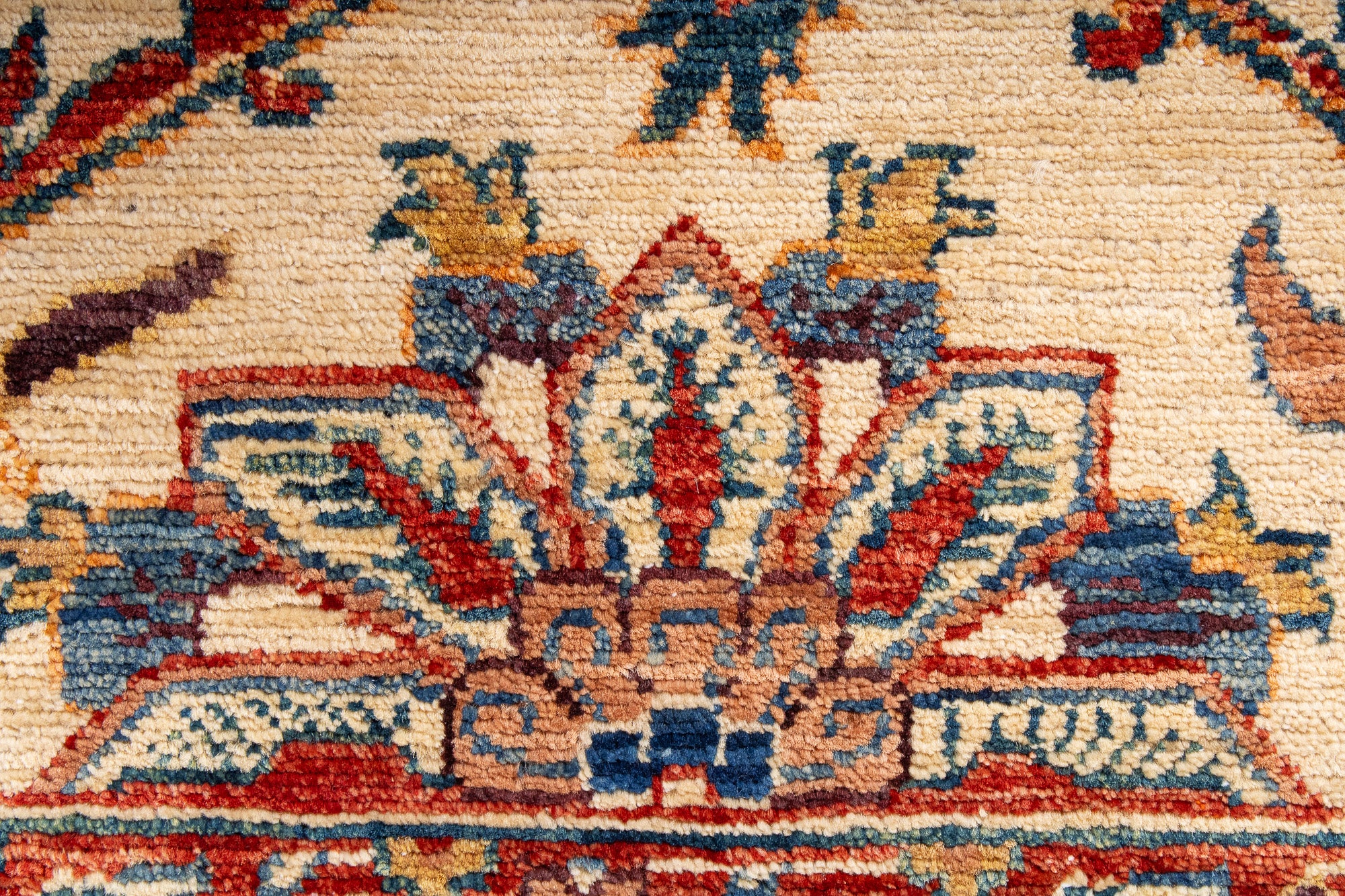 Pakistan Farahan Rug <br> 3'5' x 4'10'