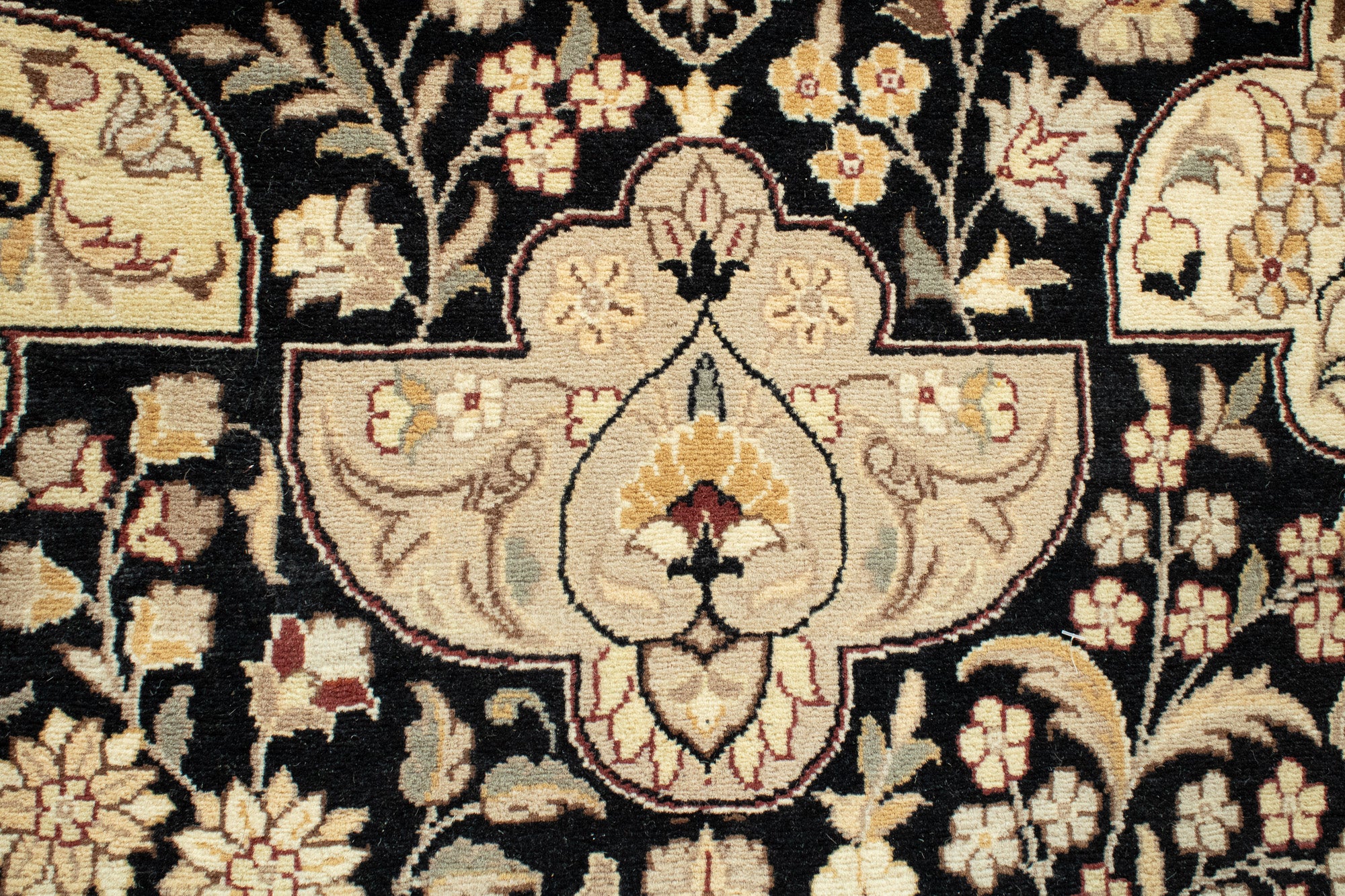 New Floral Pak Tabriz Rug <br> 8'0 x 10'0