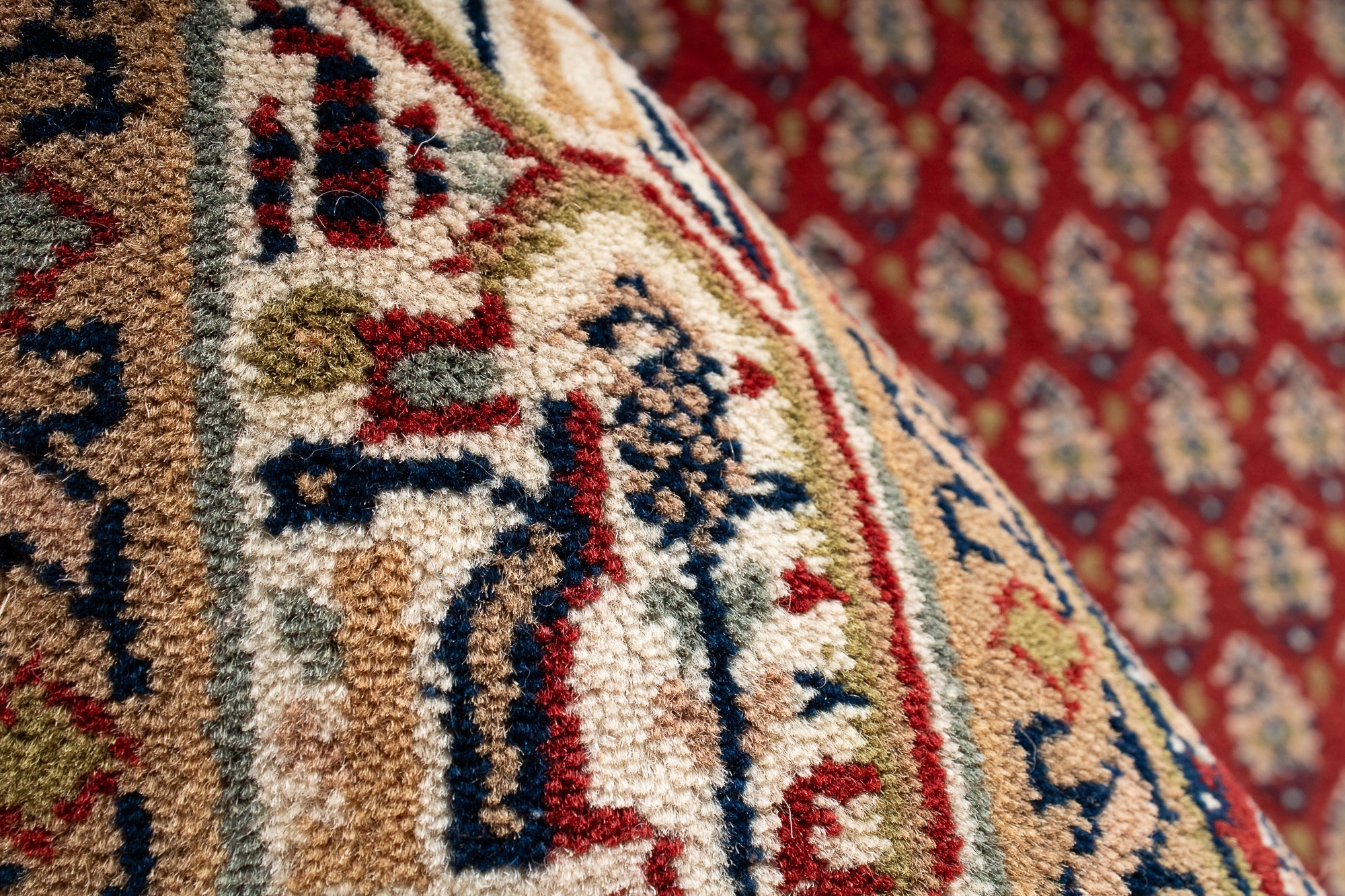 Tradtional Bokara Accent Rug <br> 2'6 x 4'9