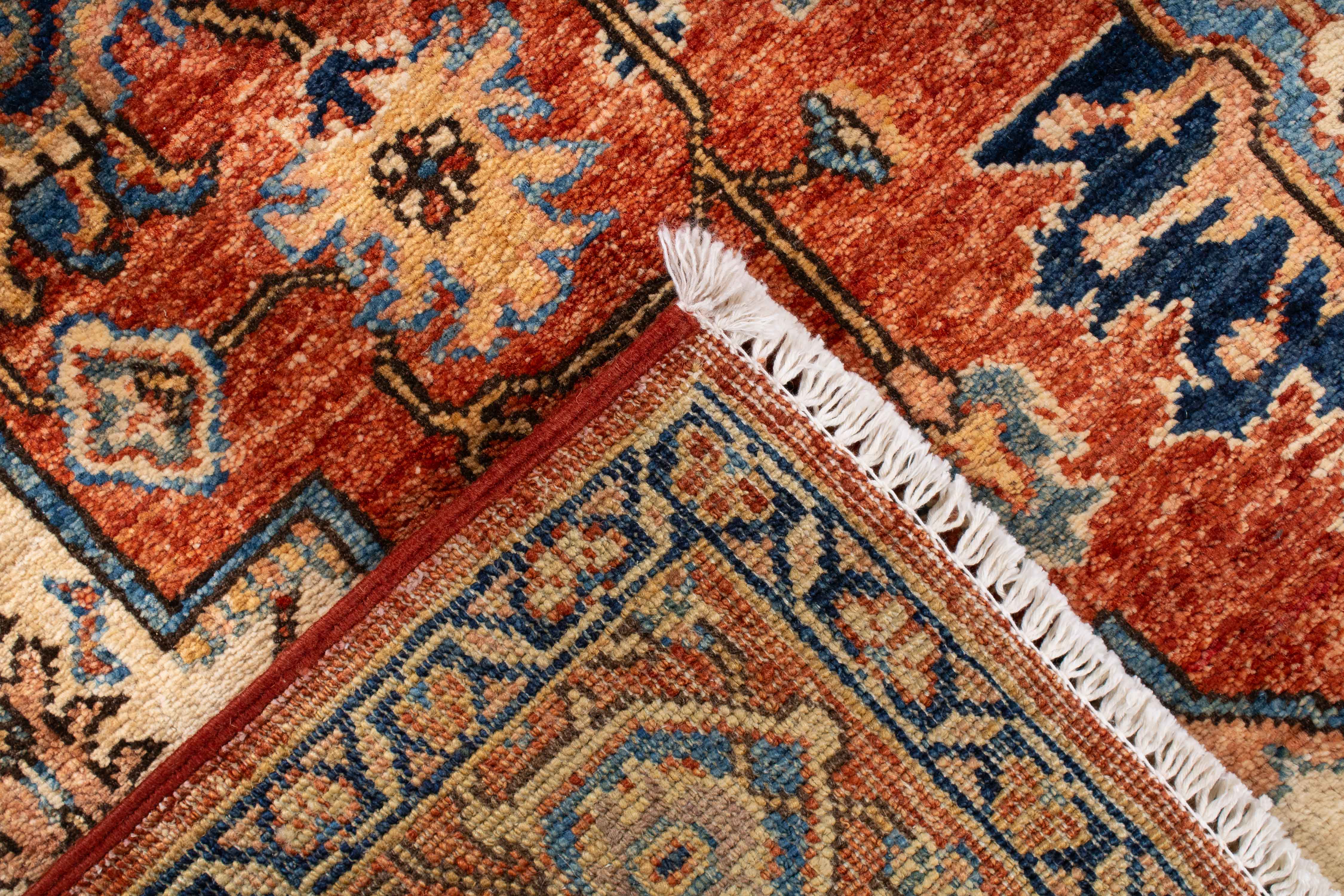 Traditional Pakistan Serapi Rug <br> 5'2 x 7'4