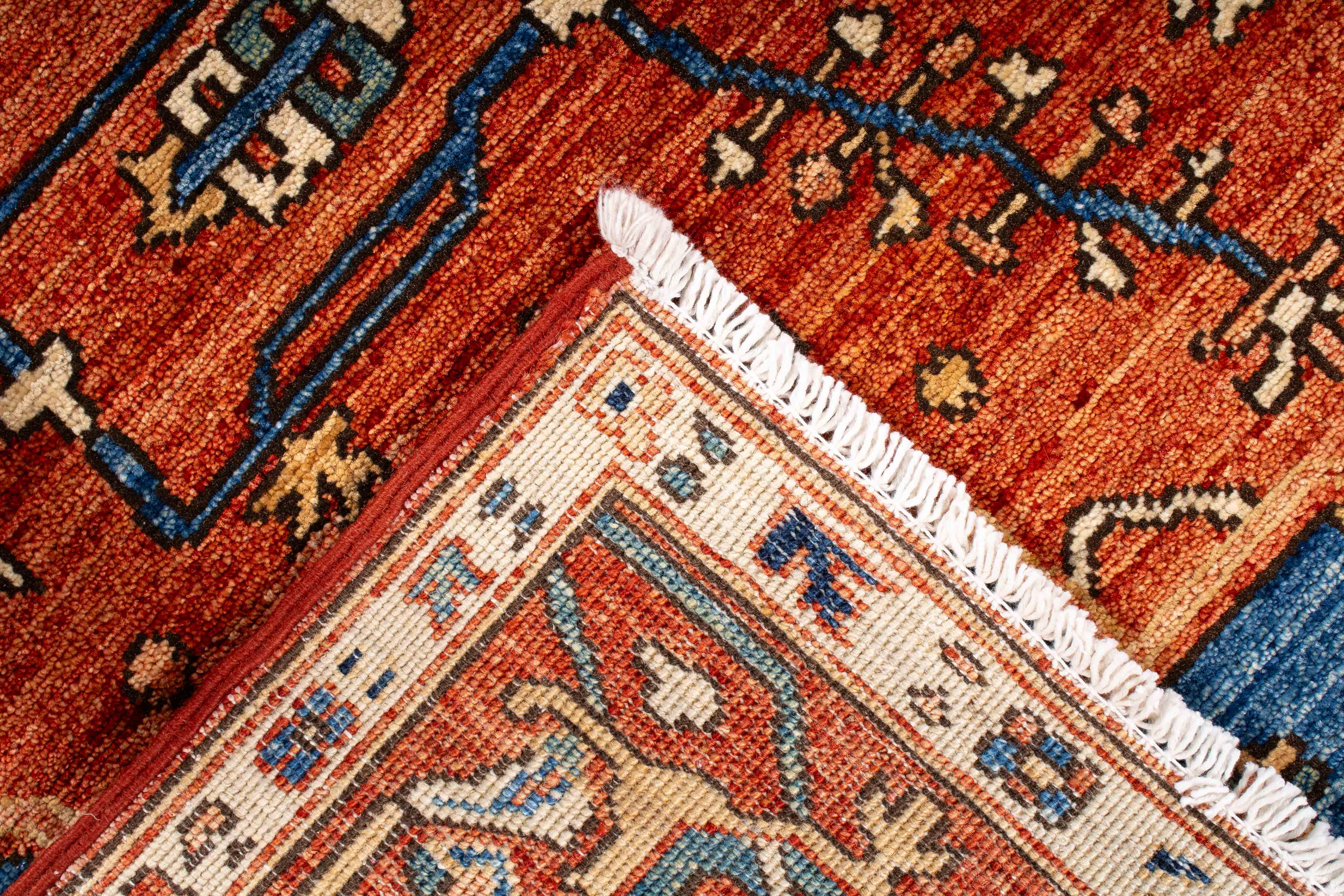 Traditional Pakistan Serapi Rug <br> 4'10 x 6'10