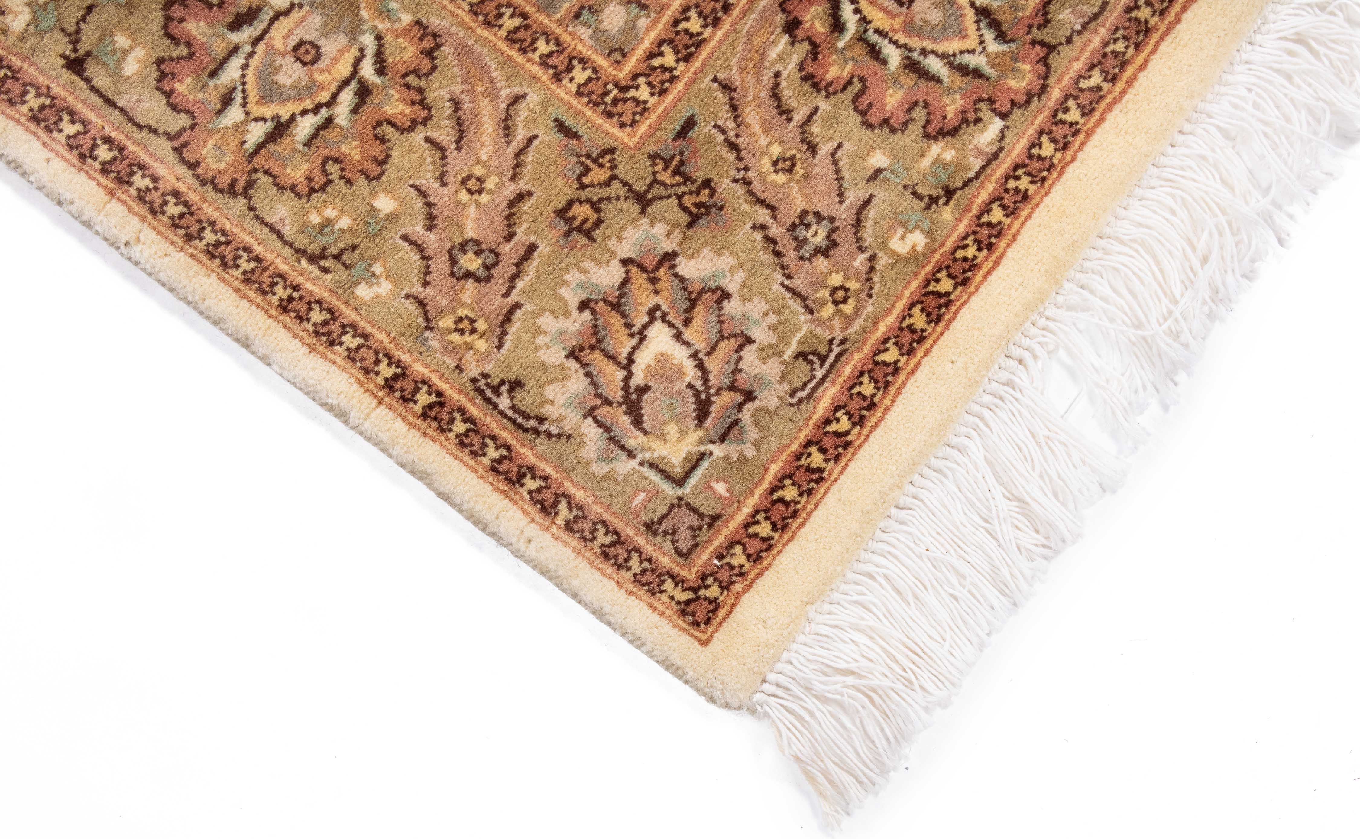 Fine Pakistan Kashan Design Rug <br> 2'7 x 9'10