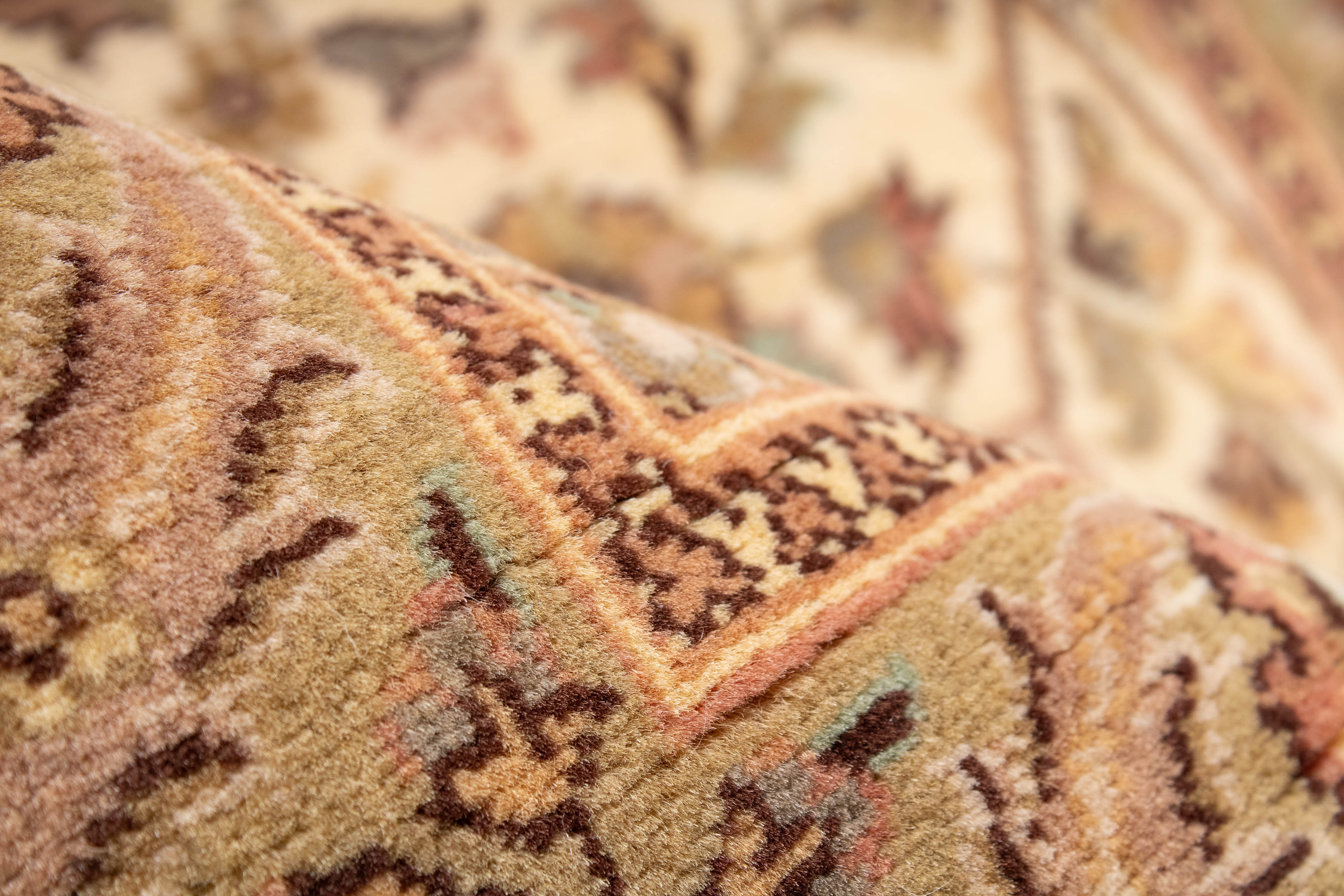 Fine Pakistan Kashan Design Rug <br> 2'7 x 9'10