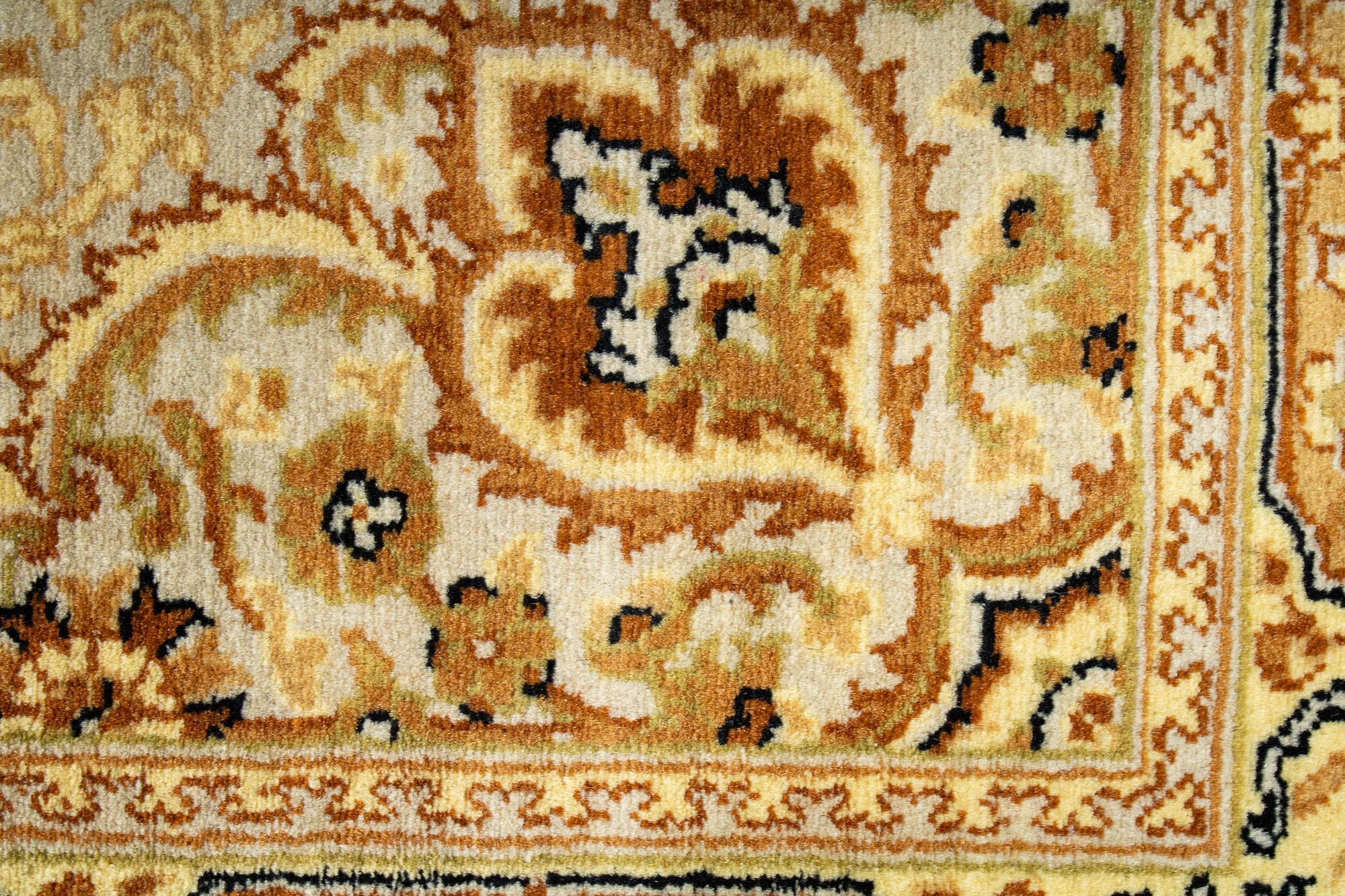 Pak Tabriz Rug <br> 4'0 x 6'0