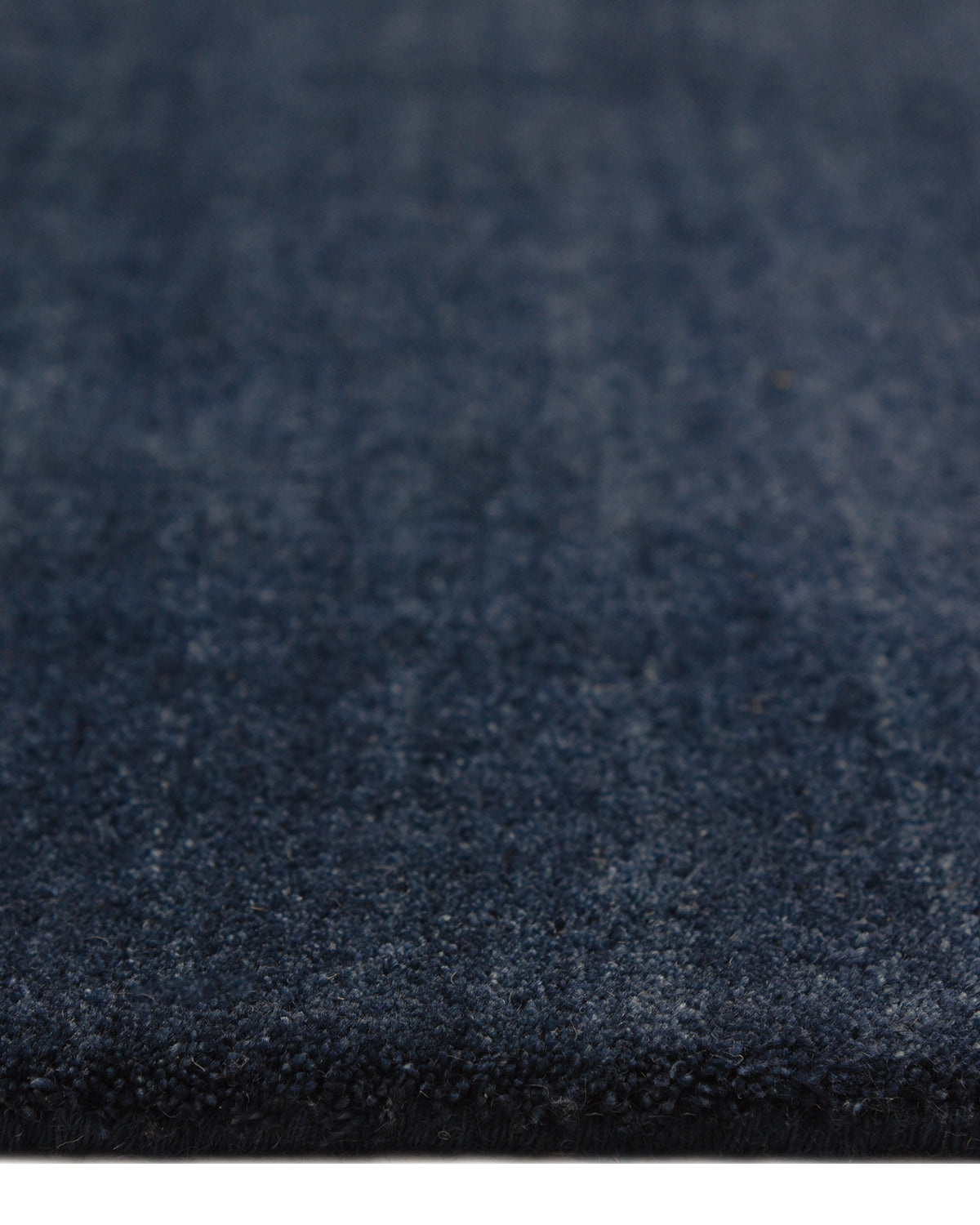 Zayn Hand Loomed Contemporary Solid Area Rug