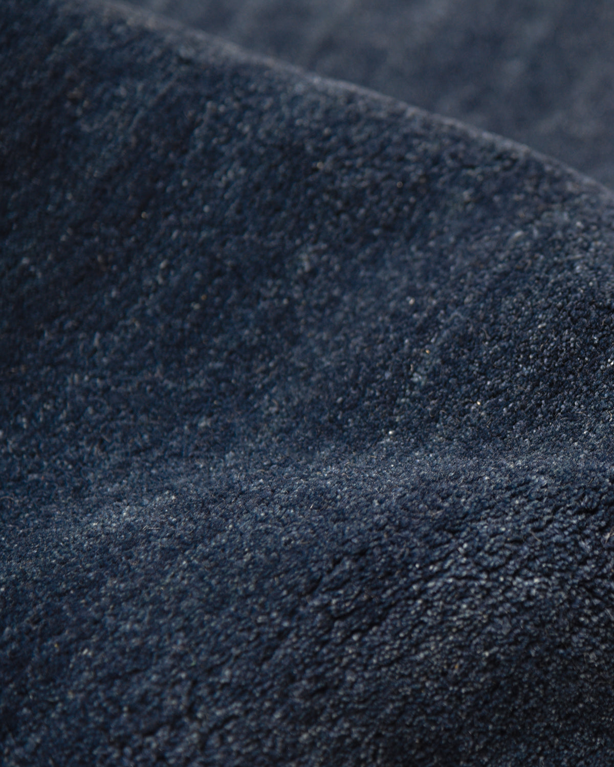 Zayn Hand Loomed Contemporary Solid Area Rug