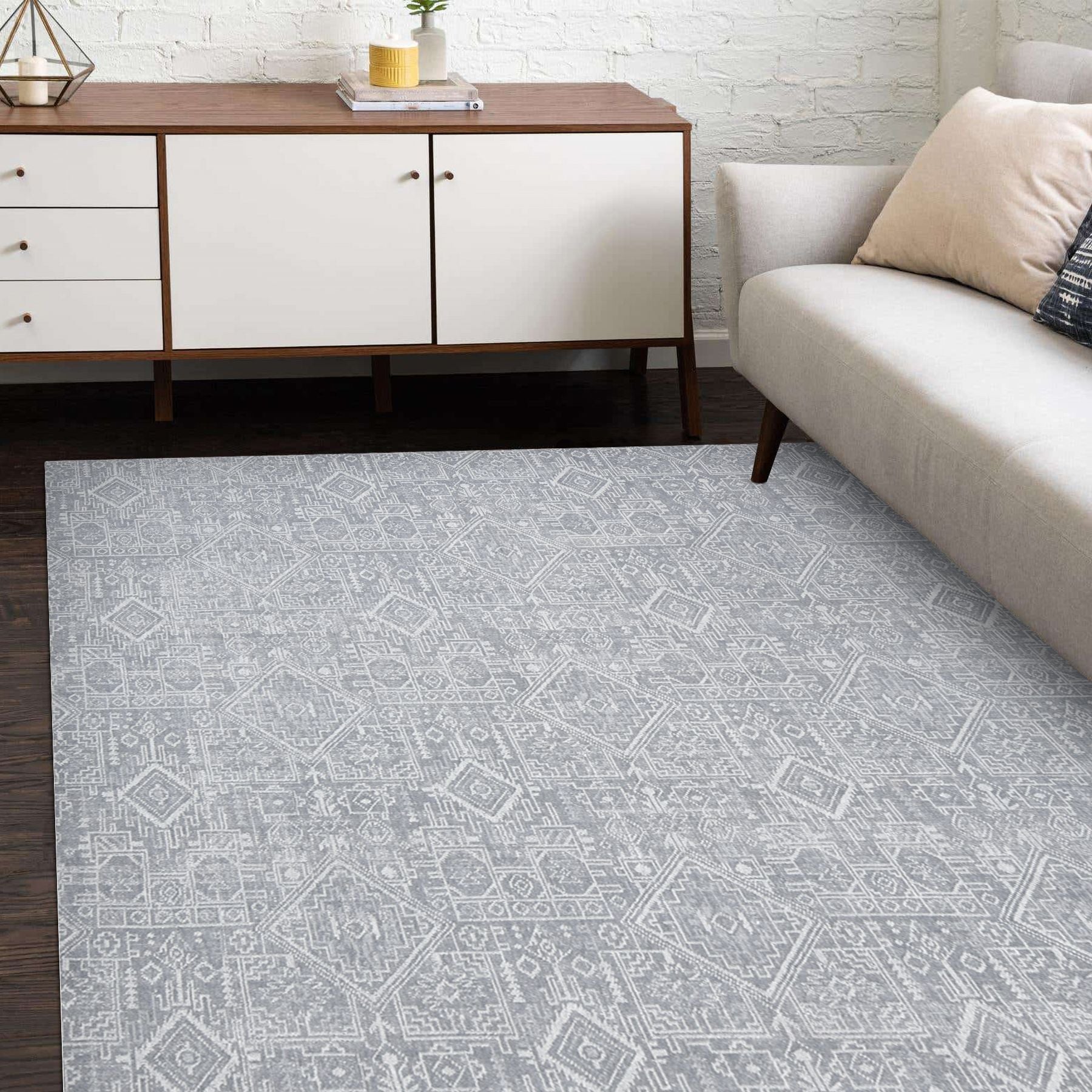 Idan Hand Loomed Bohemian Tribal Area Rug