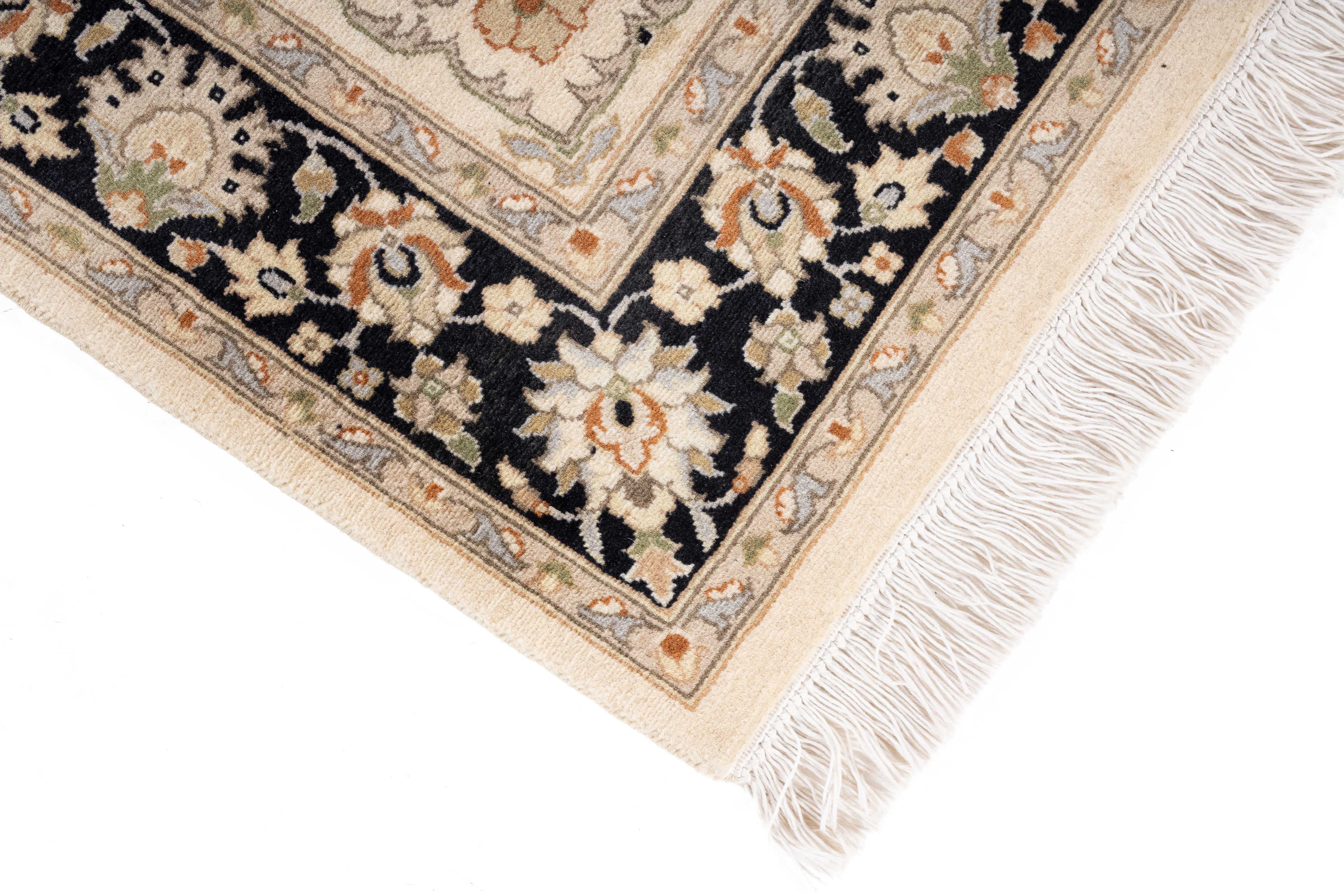 Traditional Pakistan Tabriz Design Rug <br> 3'1 x 5'5