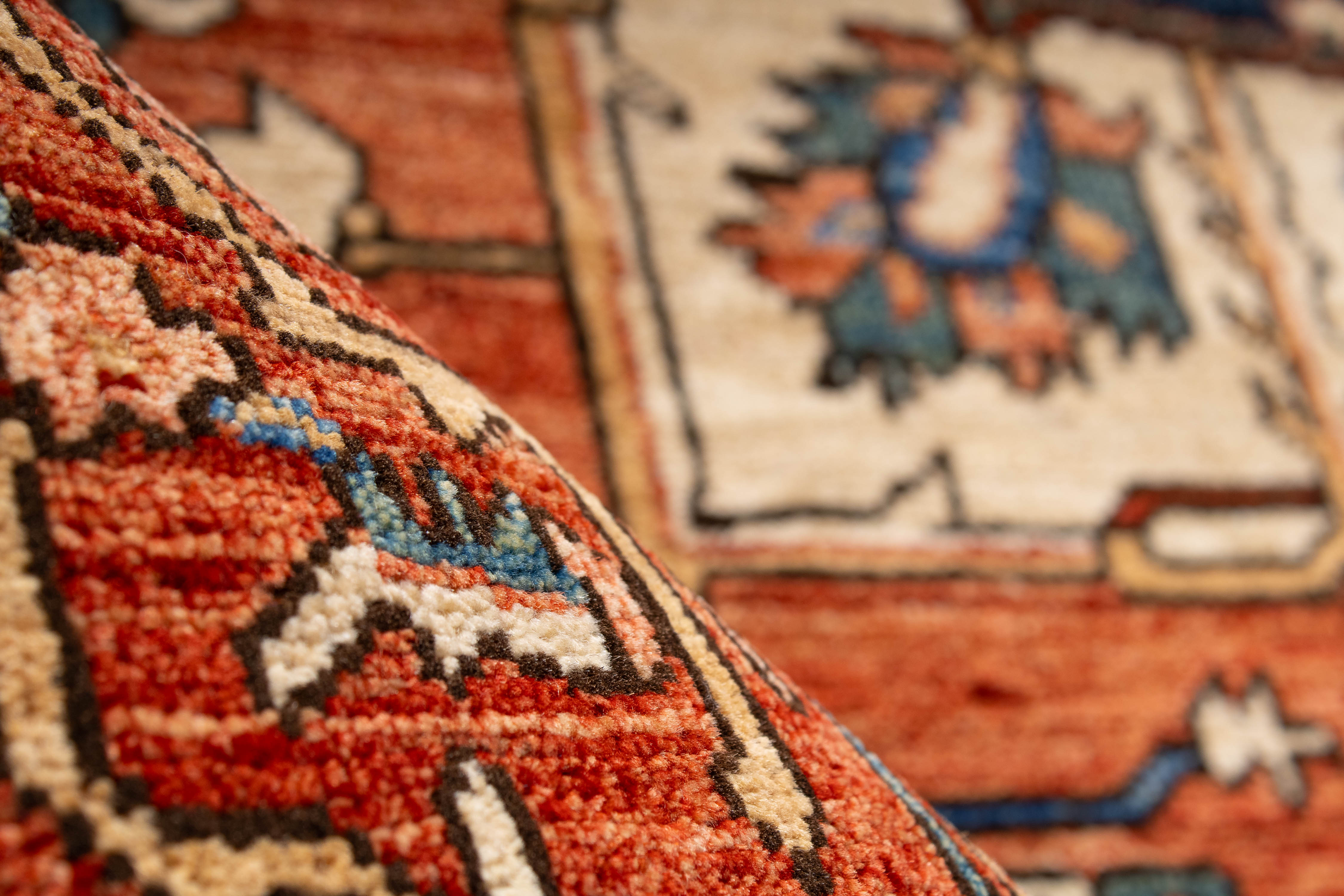 Traditional Pakistan Serapi Rug <br> 4'10 x 6'10